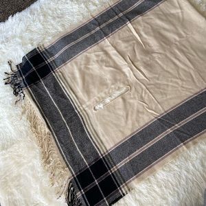 wrap scarf with arm holes